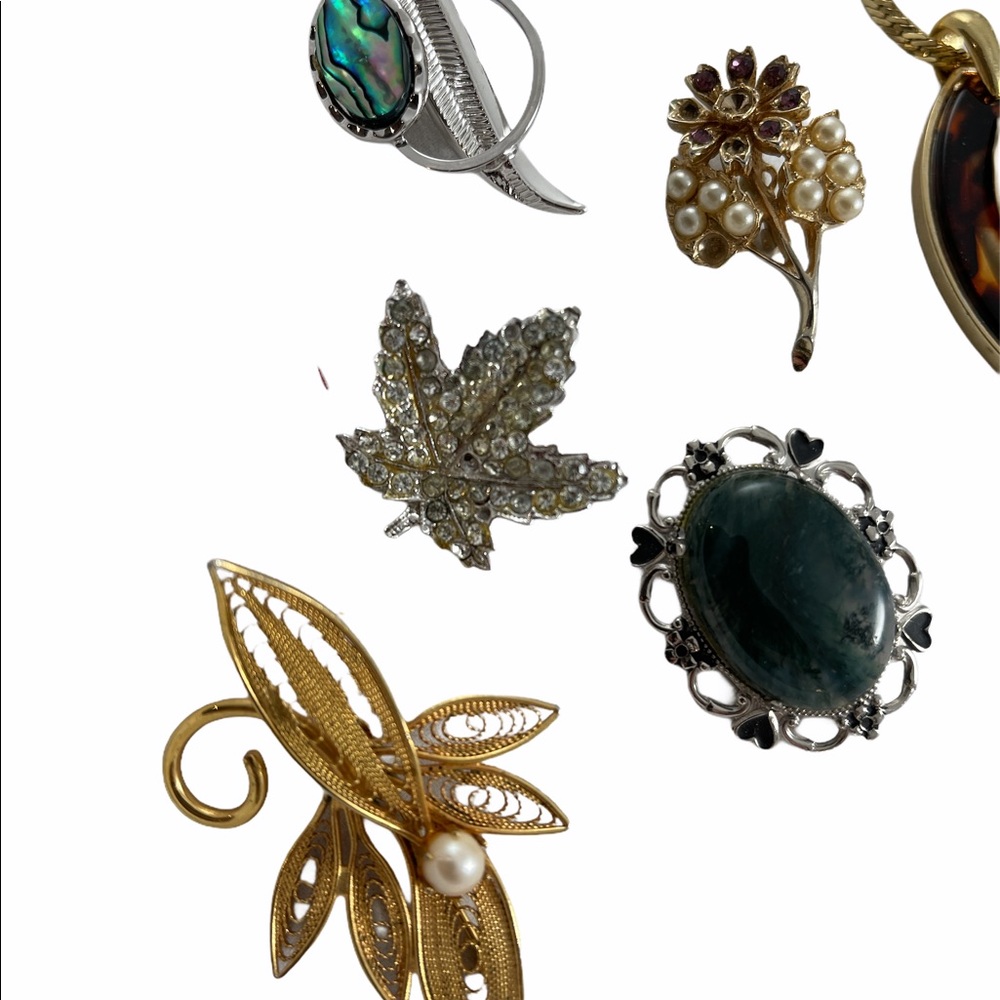 Vintage Jewelry LOT Necklace earrings bracelets - Picture 8 of 12